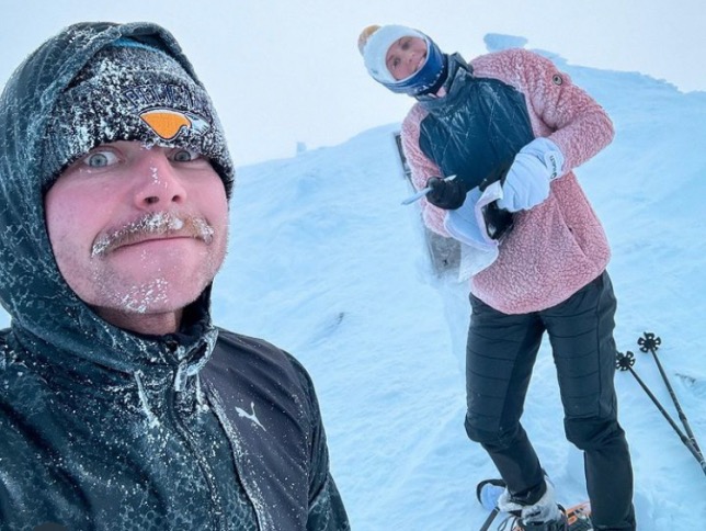 Валттери Боттас и Тиффани Кромвелл на сопке Саана, фото из социальных сетей