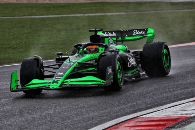 Валттери Боттас на трассе в Шанхае, фото XPB