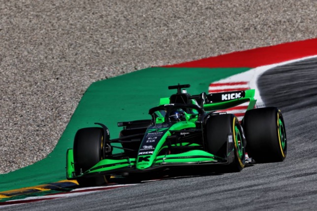 Валттери Боттас на трассе в Барселоне, фото XPB