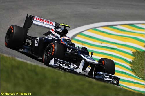 Валттери Боттас испытывает новую резину Pirelli на Интерлагосе