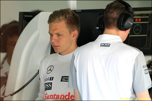 Кевин Магнуссен в боксах McLaren