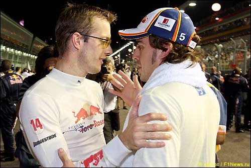 Сингапур. Себастьен Бурдэ и Фернандо Алонсо