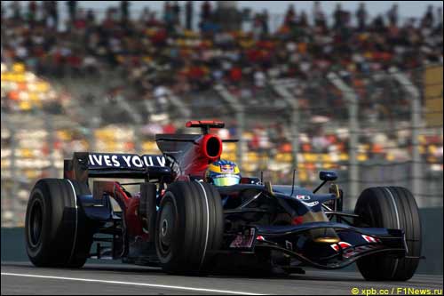 Себастьен Бурдэ на трассе в Шанхае