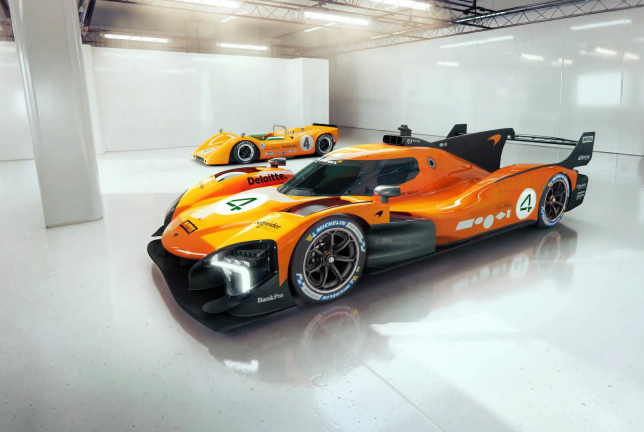 Гиперкар MCL-HY и спортпрототип McLaren M6A образца 1967 года, фото пресс-службы McLaren