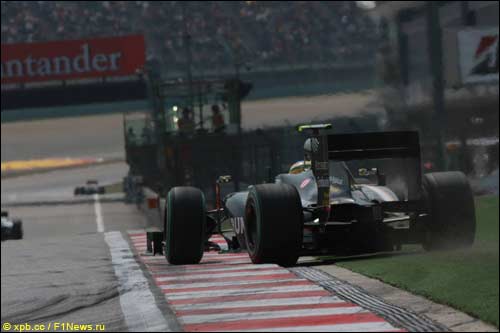 Бруно Сенна во время квалификации в Шанхае