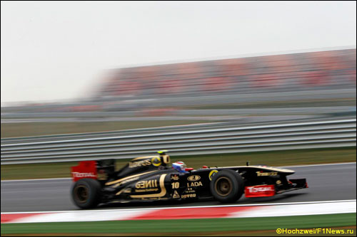 Виталий Петров на трассе Гран При Кореи