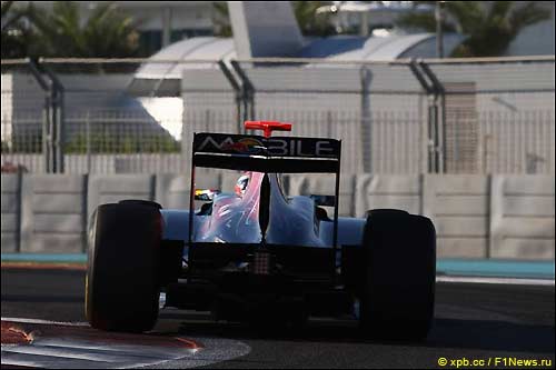 Себастьен Буэми на шинных тестах в Абу-Даби