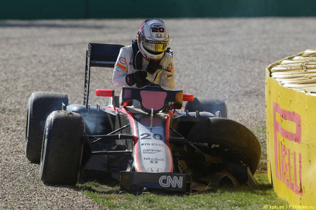 Авария Кевина Магнуссена во второй сессии свободных заездов в Австралии