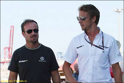 Четверг. Валенсия. Рубенс Баррикелло и Дженсон Баттон