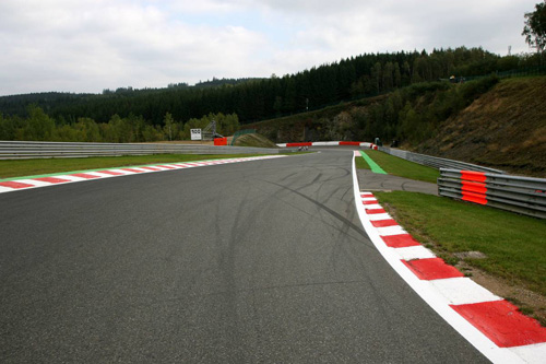 Бельгия. Автодром Спа. Выход из поворота Rivage