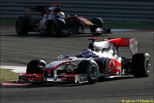 Дженсон Баттон на трассе Гран При Бахрейна