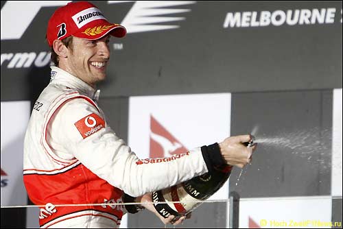 Дженсон Баттон на подиуме в Мельбурне