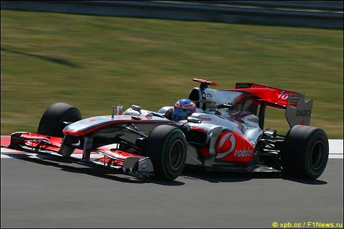 Дженсон Баттон на трассе в Стамбуле