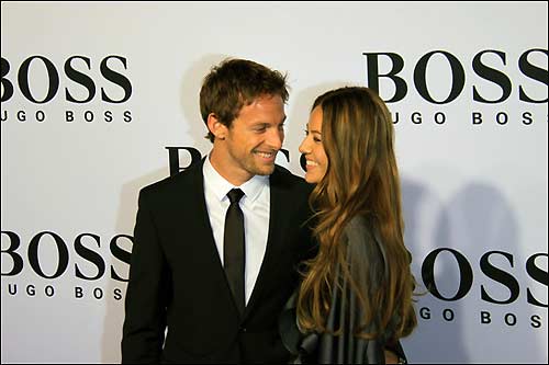 Дженсон Баттон и его подруга Джессика Мичибата на модном показе Hugo Boss в Берлине, 2010 год