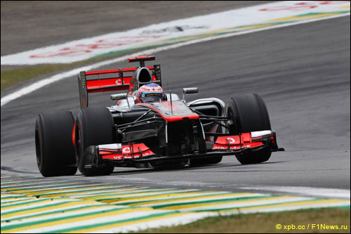 Дженсон Баттон на трассе Гран При Бразилии