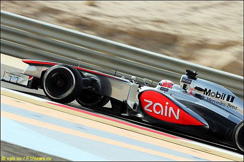 Дженсон Баттон на тренировках в Бахрейне