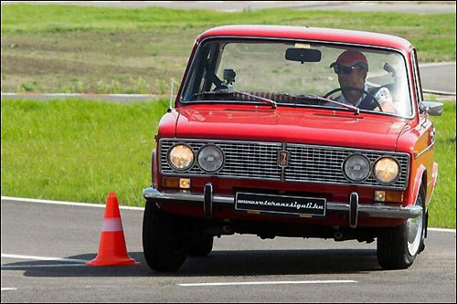 Дженсон Баттон за рулем ВАЗ-2103