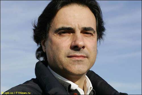 Адриан Кампос