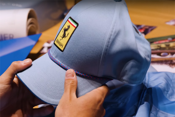 Кепка Ferrari цвета Azzurro La Plata