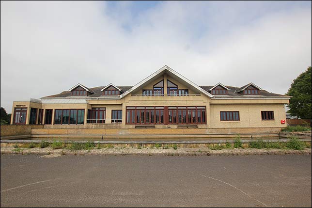 Заброшенная база Caterham в Лифилде