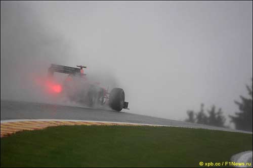 Шарль Пик на трассе в Спа