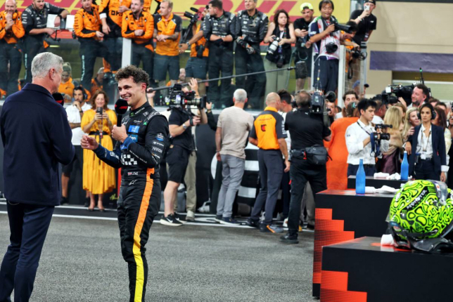 Дэвид Култхард берёт интервью у Ландо Норриса после финиша Гран При Абу-Даби, фото XPB