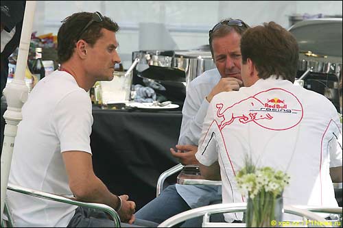 Дэвид Култхард, Мартин Брандл и Кристиан Хорнер (Red Bull)