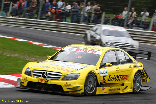 Дэвид Култхард за рулём Mercedes C-Klasse DTM