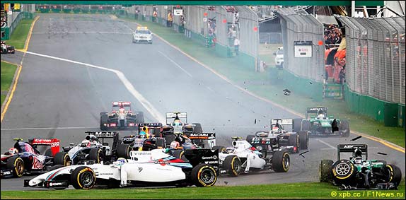 Авария на старте Гран При Австралии в 2014-м