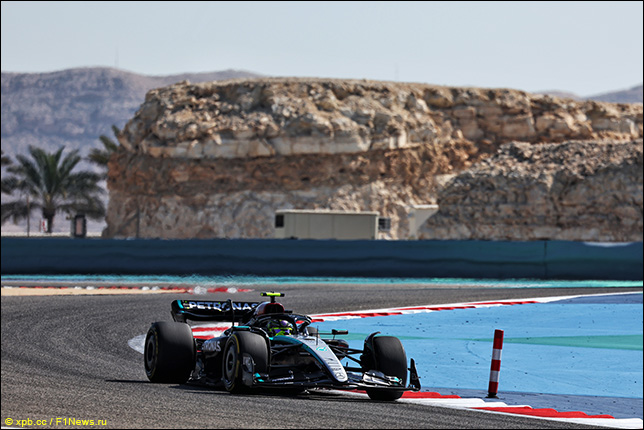 Льюис Хэмилтон во второй день тестов