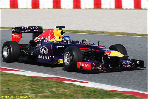 Себастьян Феттель за рулем RB9 в заключительный день тестов в Барселоне