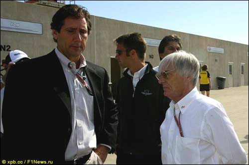 Тони Джордж (слева) и Берни Экклстоун в Индианаполисе, 2004-й год