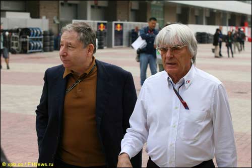 Берни Экклстоун и Жан Тодт в паддоке Гран При Кореи