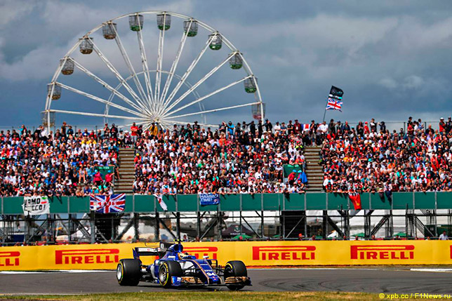 Паскаль Верляйн на трассе в Сильверстоуне