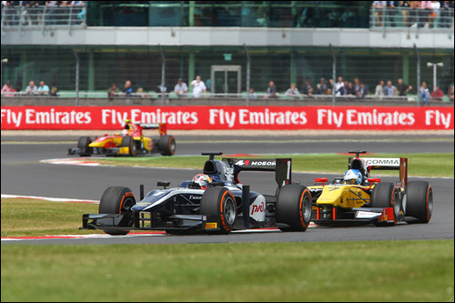 Митч Эванс борется с Джолионом Палмером