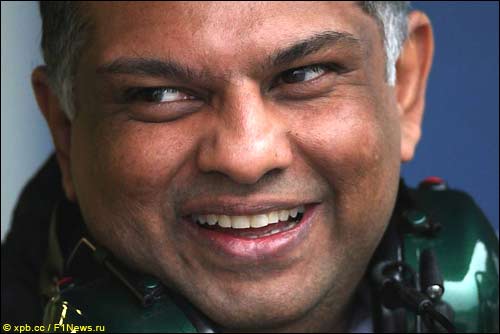 Тони Фернандес