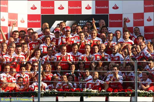 Ferrari празднует успех в Монце