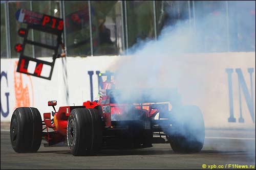 Отказ мотора на машине Фелипе Массы