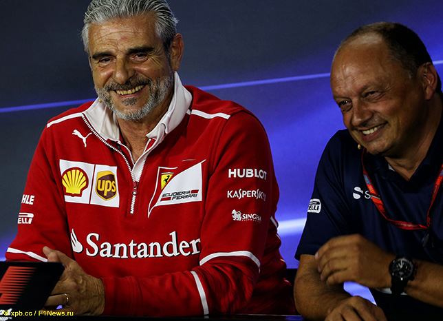 Маурицио Арривабене, руководитель команды Ferrari, и Фредерик Вассёр, руководитель Sauber