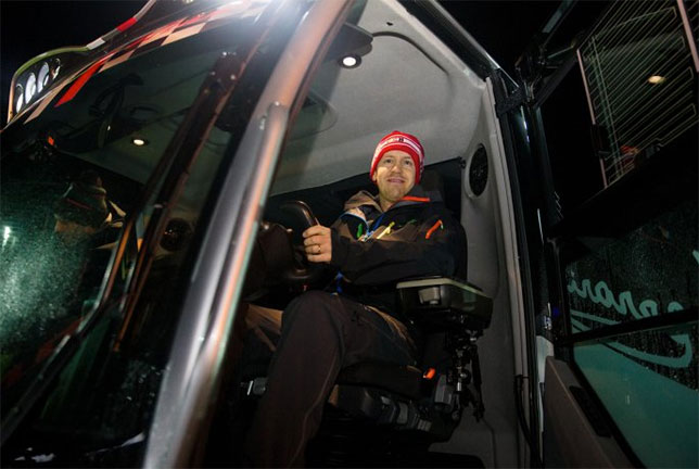 Себастьян Феттель в кабине машины Prinoth