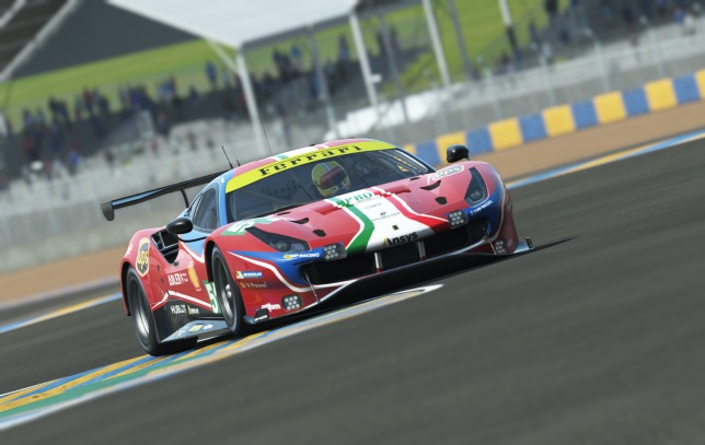 Виртуальная Ferrari GTE 488 на трассе в Ле-Мане