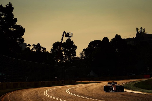 Шарль Леклер на трассе в Альберт-парке, 2019 год, фото XPB