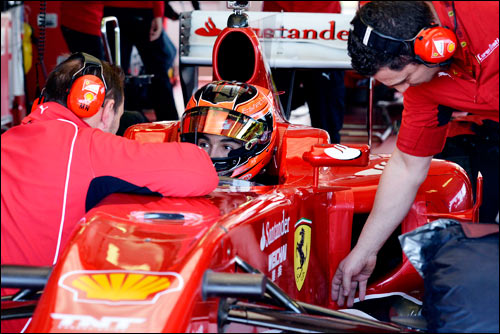 Эстебан Окон на тестах в Фьорано