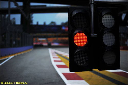 Светофор на выезде из пит-лейн