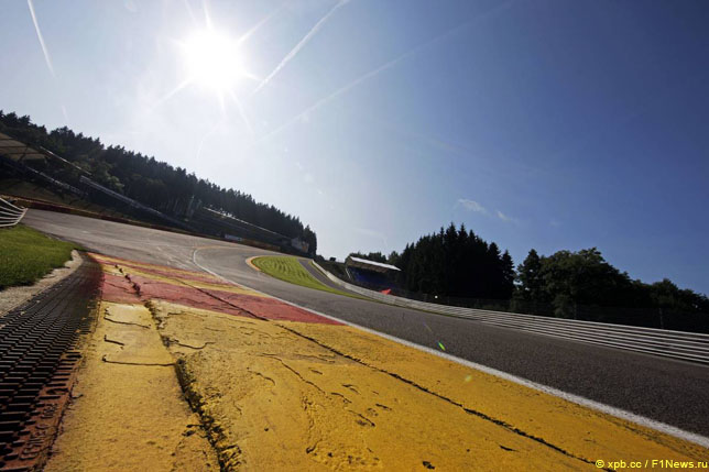 Поворот Eau Rouge в Спа