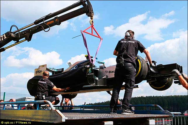 Эвакуация машины Росберга