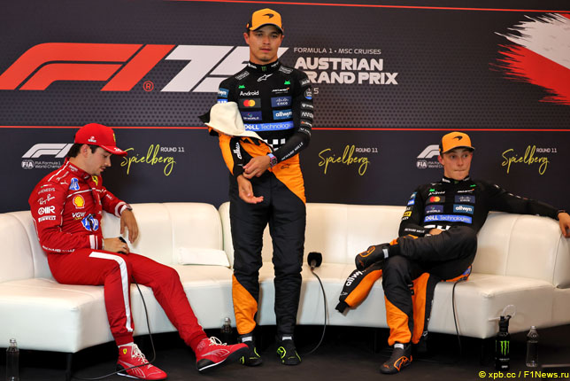 Гонщики на пресс-конференции