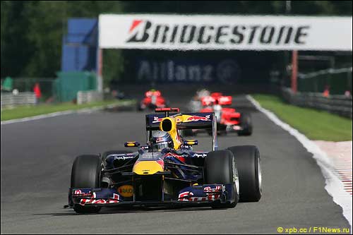 Себастьян Феттель на трассе в Спа