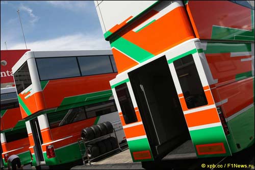 Моторхоумы команды Force India на Гран При Испании