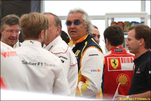 Представители команд на совещание FOTA